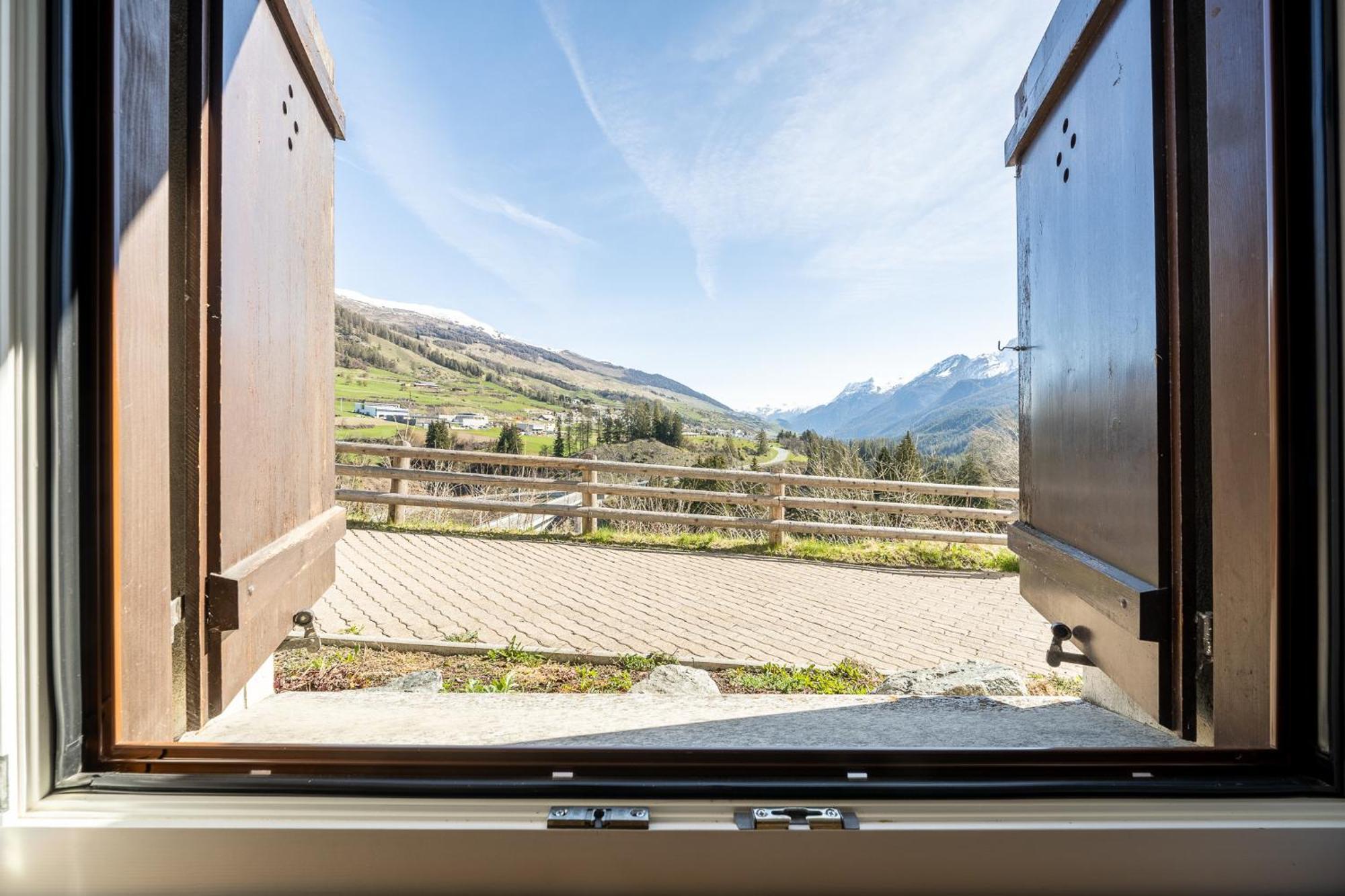 8001 Gemuetliche 2,5-Zimmer-Wohnung Mit Wunderschoenem Ausblick Richtung Scuol Vulpera Ngoại thất bức ảnh